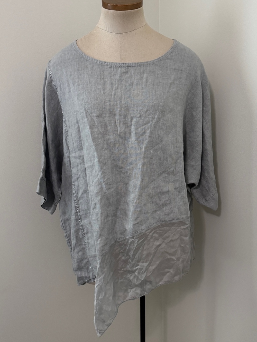Tempo Paris Small / Medium Gray Linen Asymmetric Tunic Top w/ Sheer Trim